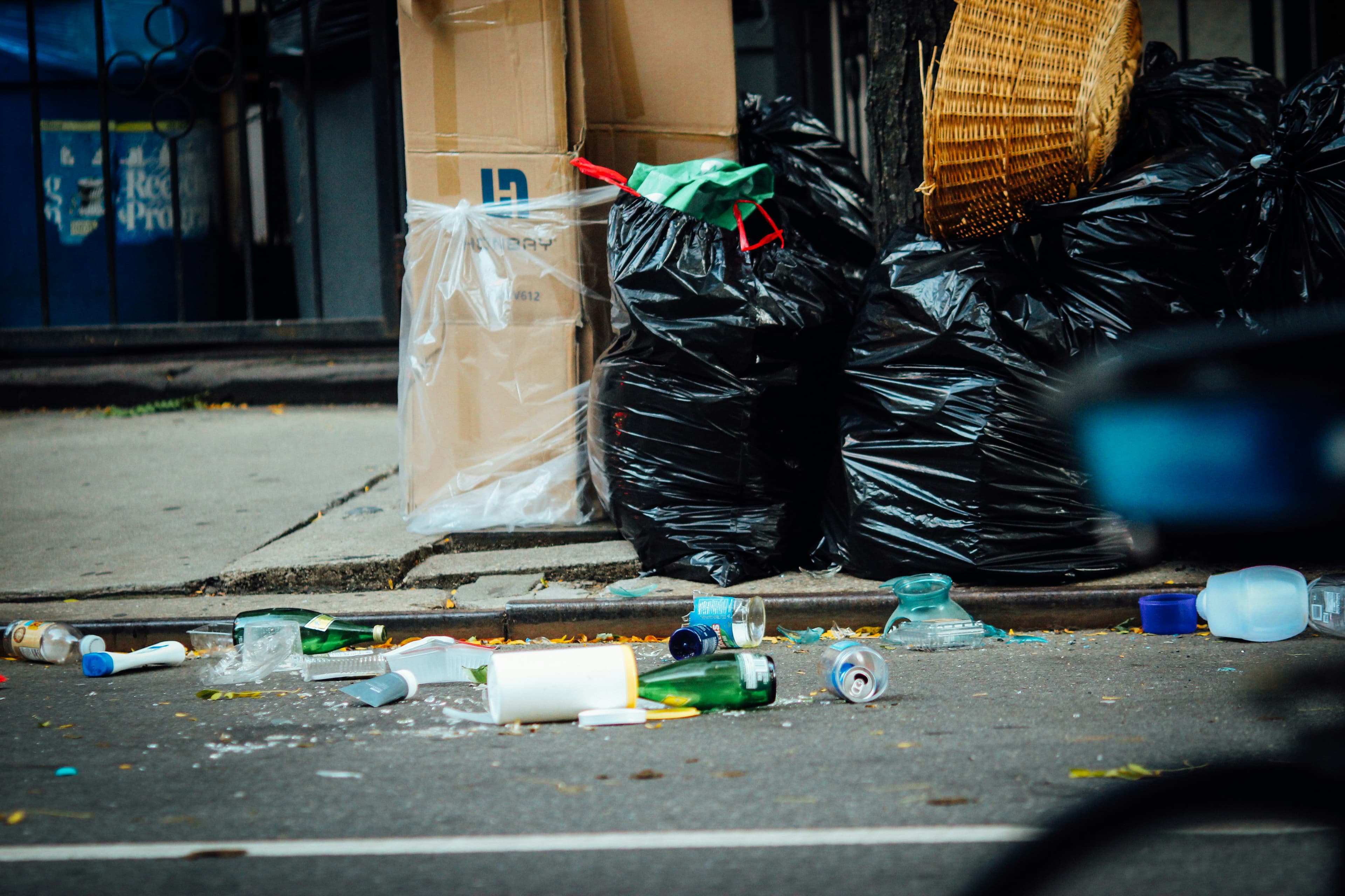 From Waste to Empower Each Other