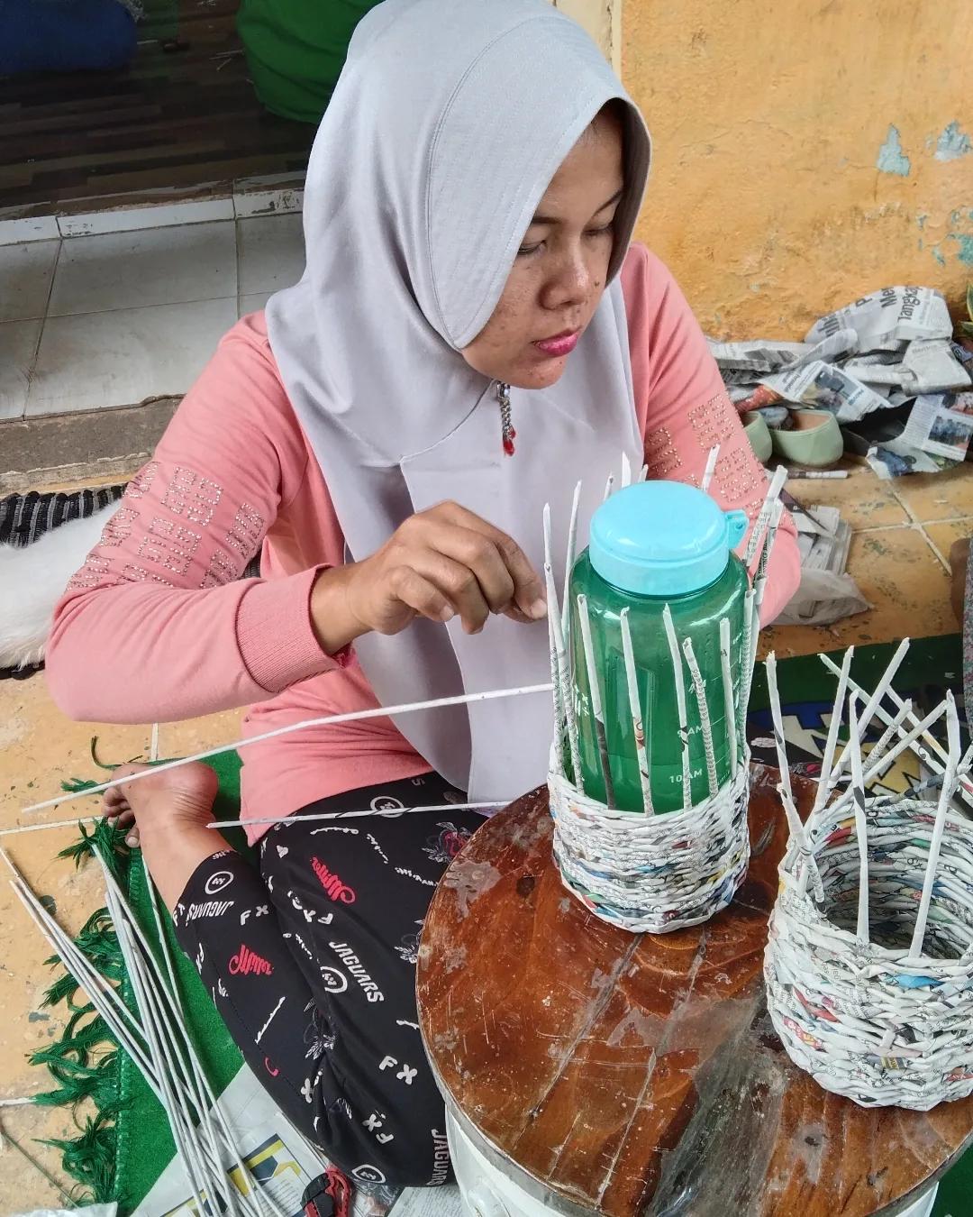 Detail Kerajinan